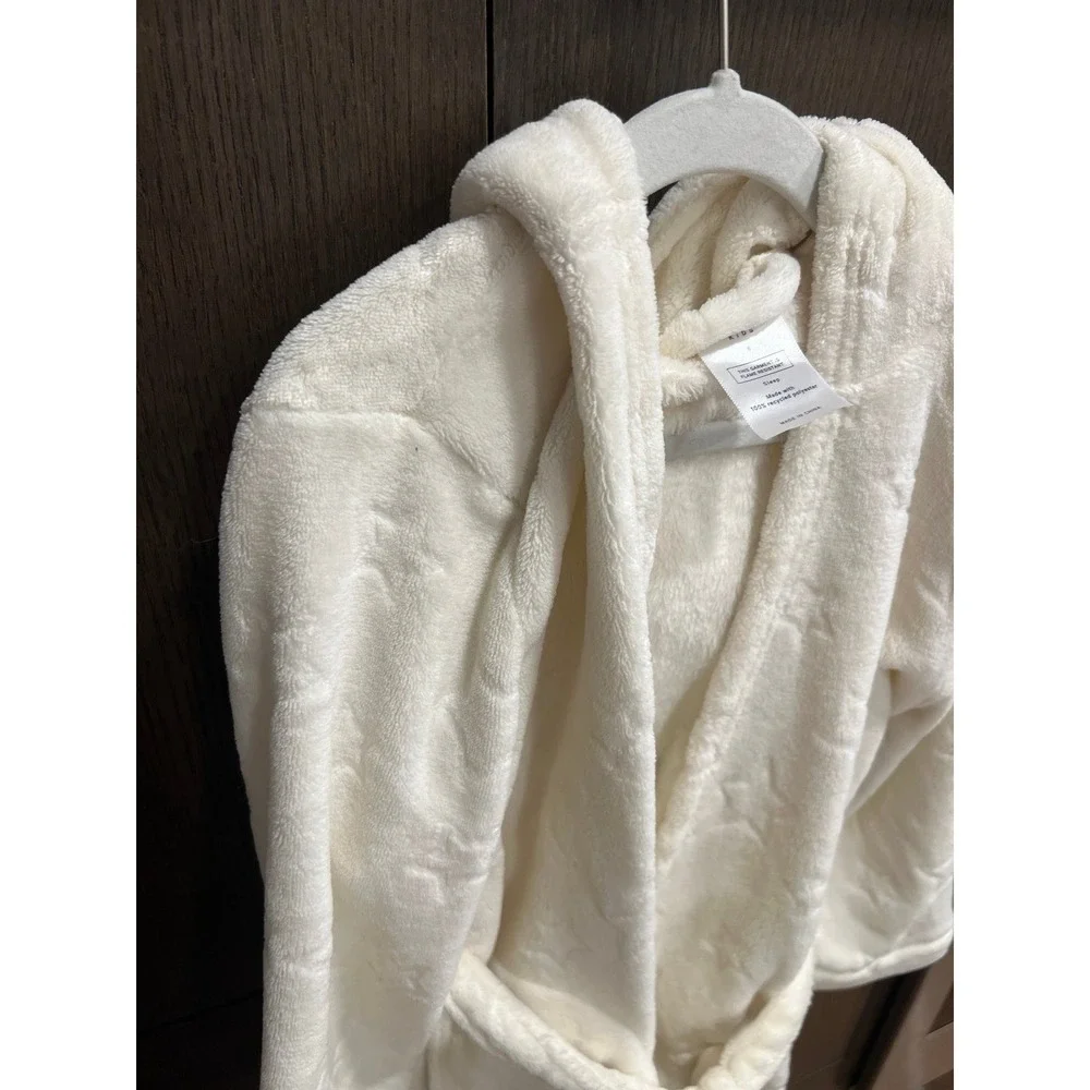 Gap kids cream plush hooded robe girls size‎ 6